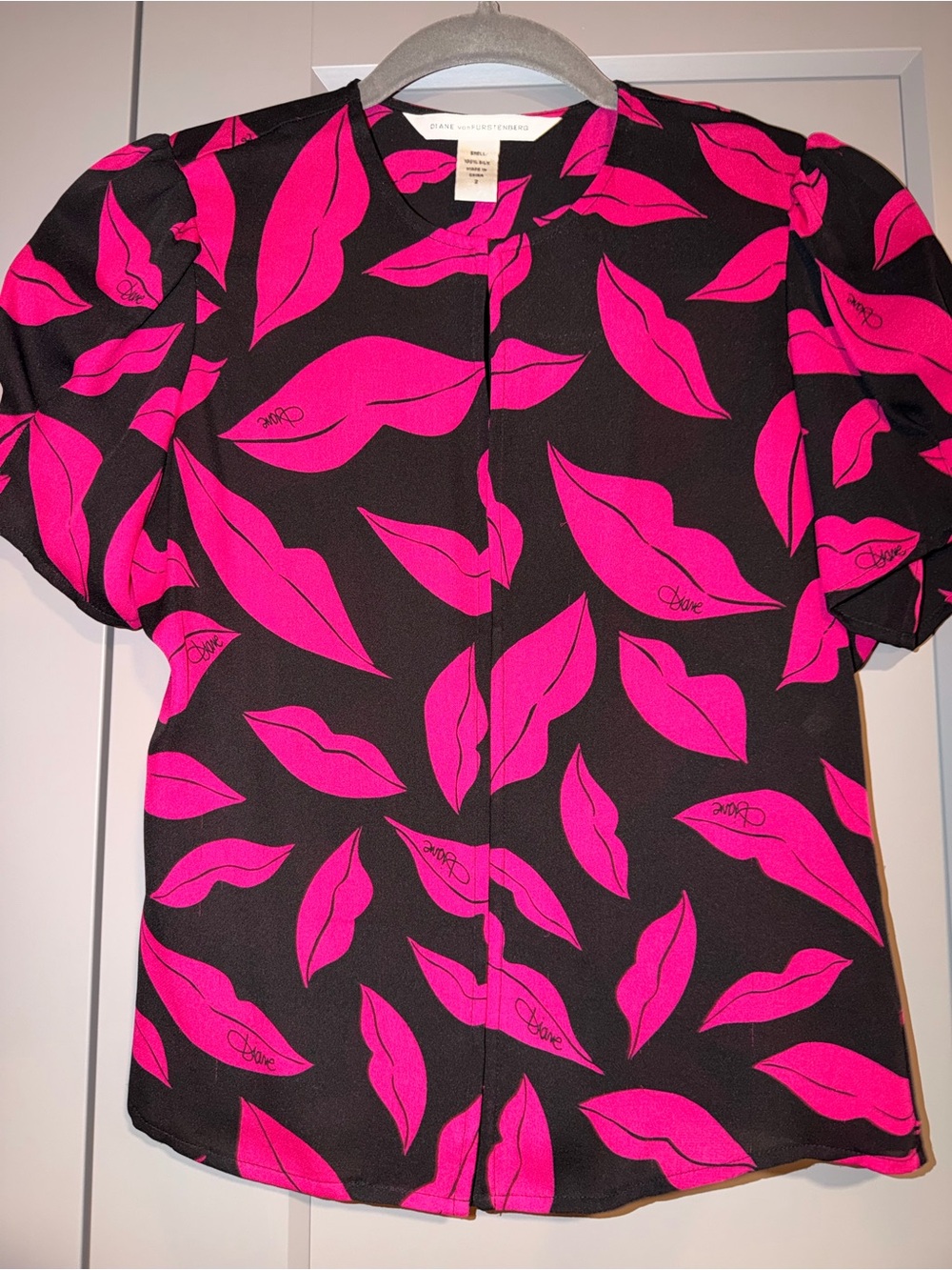 Diane Von Furstenberg Black Top with Hot Pink vintage Lip Print